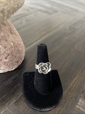 Silpada Sterling Silver Rose Ring - Silver Floral Band